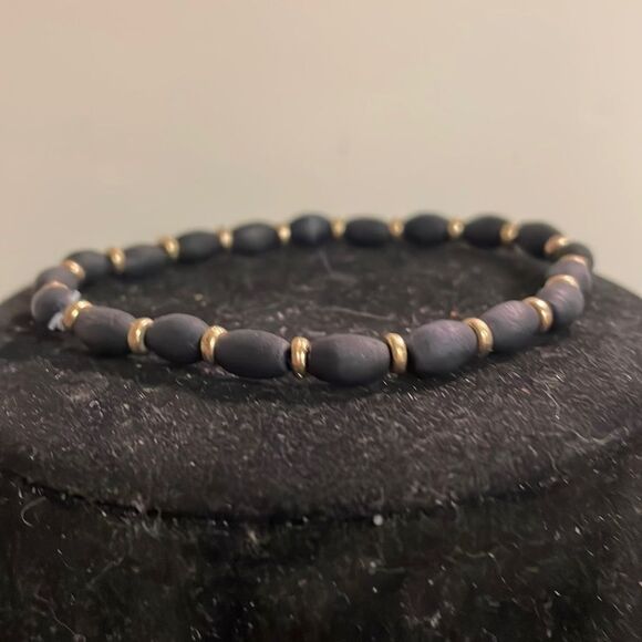 3.75” oblong navy blue and small golden beads stackable stretch bracelet - Picture 1 of 8